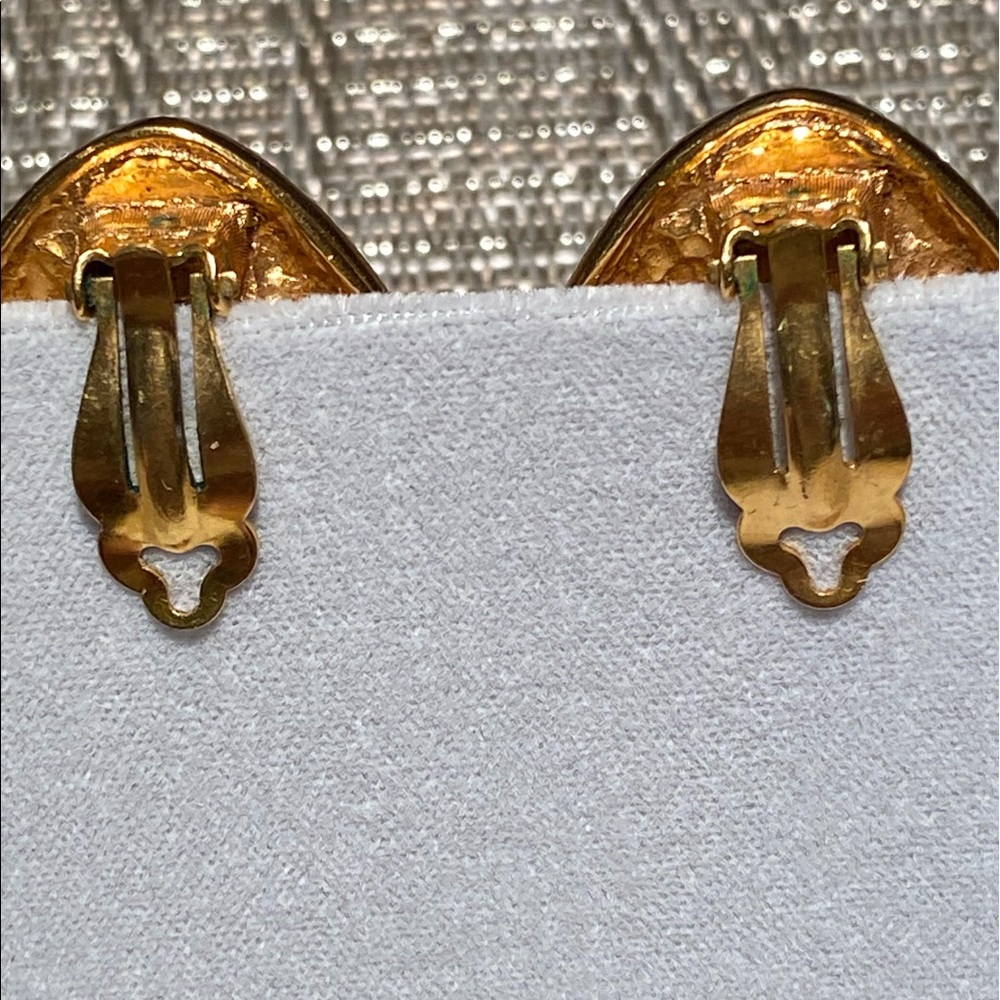 CHANEL blue gripoix vintage earrings - Picture 3 of 9